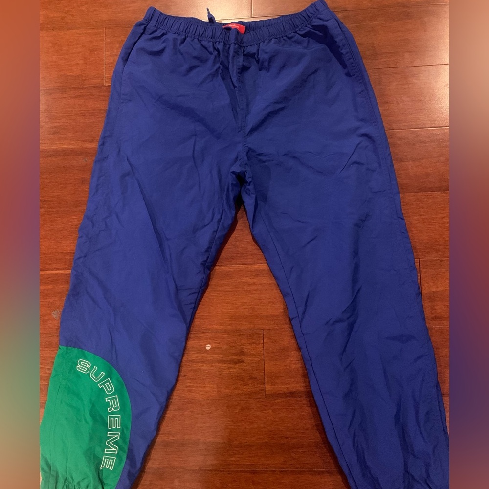 Supreme Corner Arc Track Pant
- Never worn
- Size: Medium